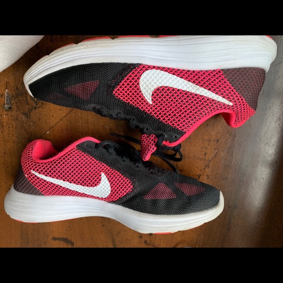 Sneakers - Picture 5 of 9